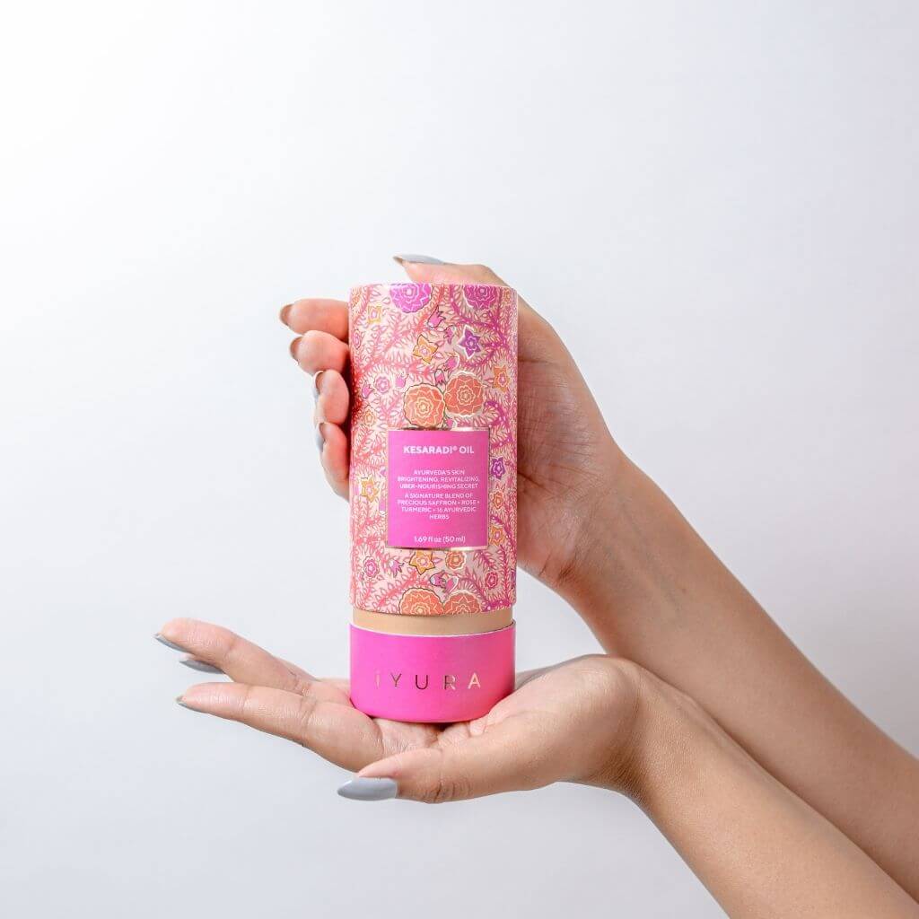 Kesaradi Daily Glow Oil - iYURA - Infused with Saffron - Best Ayurvedic Face Moisturizer to Get Natural Glow - Image 5