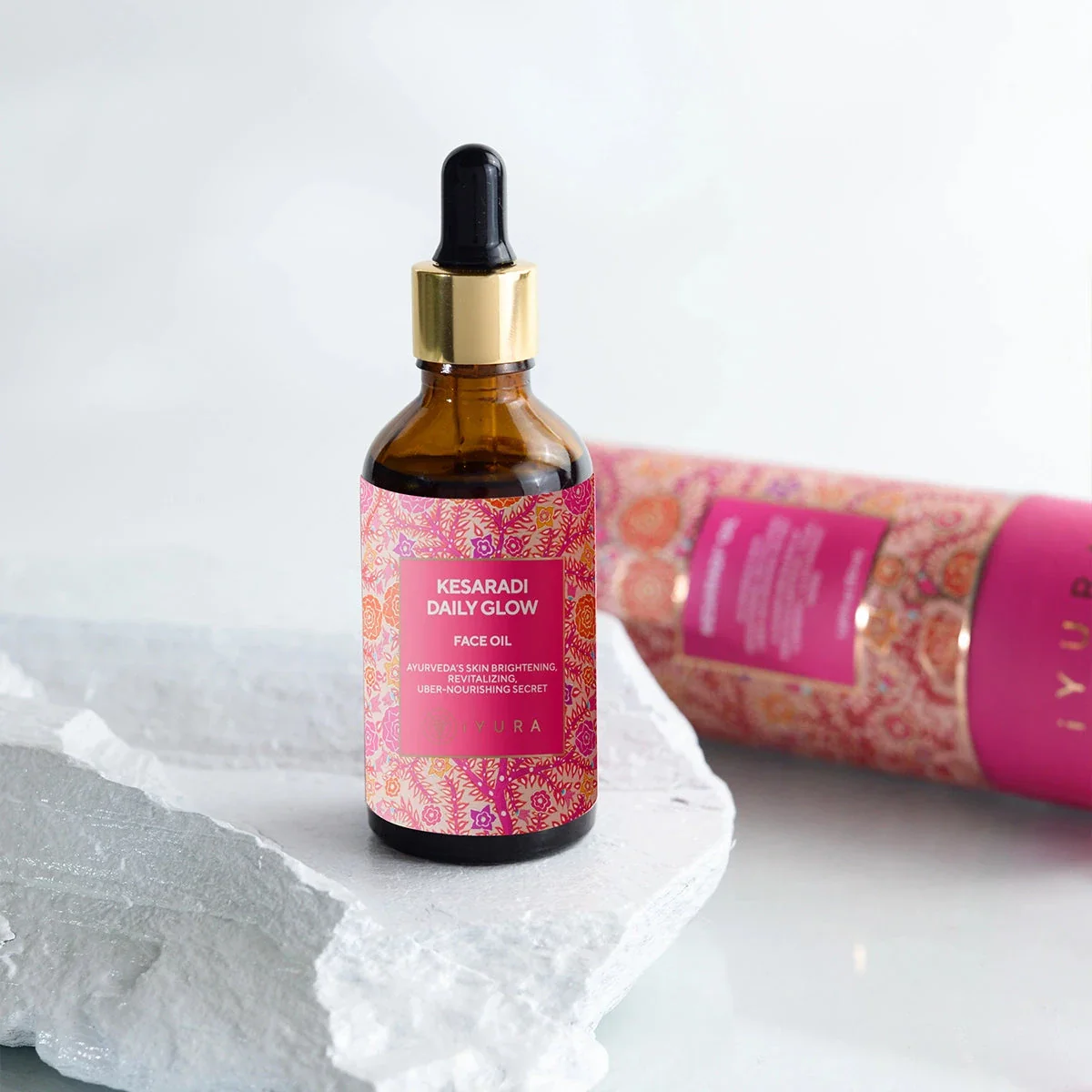 Kesaradi Daily Glow Oil - iYURA - Formulated with Saffron and Other Ayurvedic Herbs - Best Face Moisturizer to Get Natural Glow - Pack of 2 - Image 4
