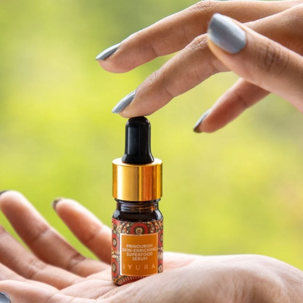 iYURA Prinourish Skin-Enriching Superfood Serum - To Smooth the Appearance of Crisscross Lines & Flaunt a Polished, Glossy Glow - 5 ml (0.17 fl oz) - Image 3